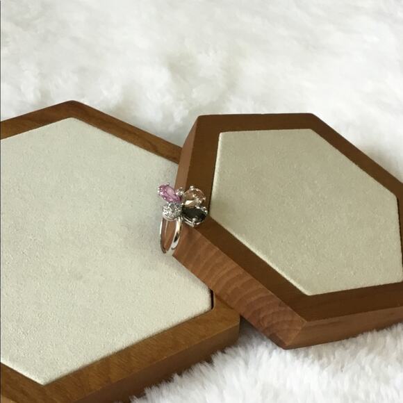 Multi-Crystals Flower Ring - Picture 5 of 6